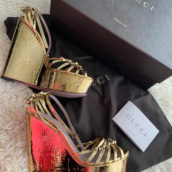Gorgeous Gold Gucci platform wedges new - Picture 14 of 15